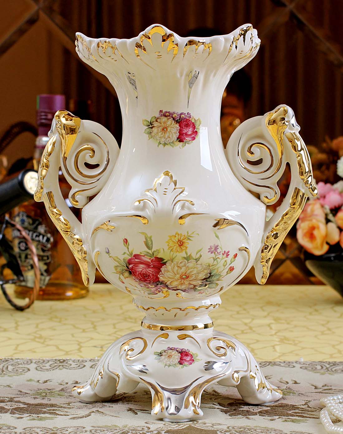 欧式宫廷描金陶瓷花瓶